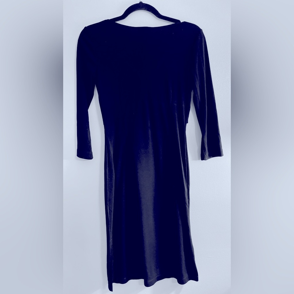 BCBG Brand Elegant Black Extra Small Dress 
V Neck Matte Jersey Fabric Pullover